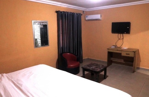 Ikotun Cabin | Semper Diamond Lodge