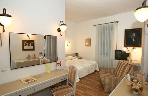 Eger Hotel | Senator-Ház