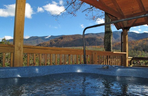 Gatlinburg - Pigeon Forge Cabin | Seneca
