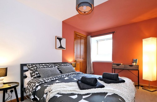 Aberdeen West End Apartment | Sensational West End Living with Bicocca Stays