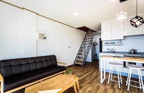 Jungmun House | Seogwipo J Cube Pension