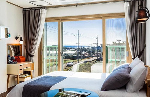 Jungmun House | Seogwipo J Cube Pension