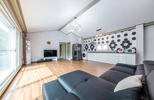 Deokhyeon House | Serence Pension