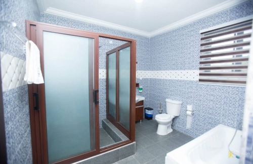 Accra Hotel | Serene and Calm environment for both work or entertainment.