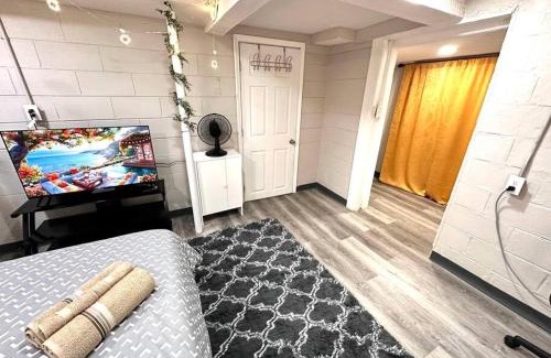 Indianapolis Apartment | Serene Cityscape Sanctuary Close to Downtown Indianapolis - Unit #5