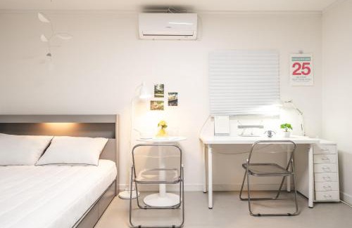 COEX Apartment | Serene Gray Retreat - 8 min walk from the subway station