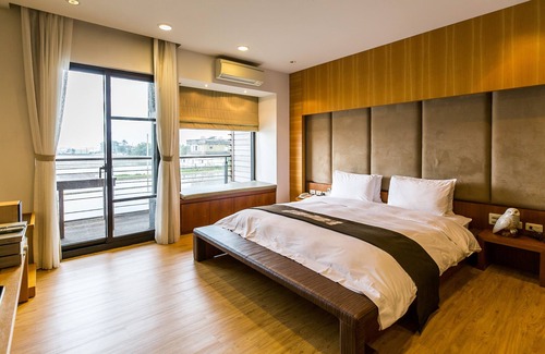 Wujie Bed & Breakfast | Serene Gray