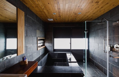 Wujie Bed & Breakfast | Serene Gray