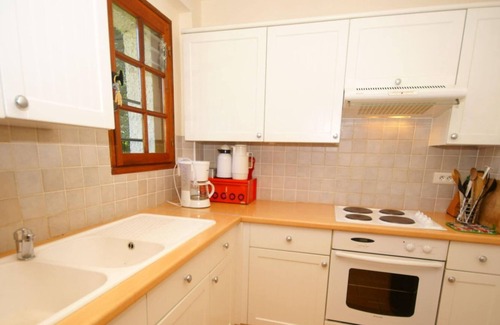 Saint-Pierre-le-Vieux House | Serene Holiday Home in Saint Pierre le Vieux with Garden
