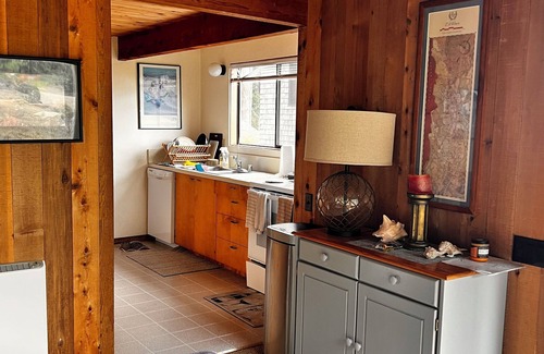 Sea Ranch House | Serene hillside home near Ohlsen’s Rec Center
