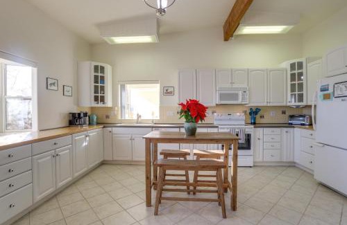 Twentynine Palms House | Serene Home with Yard - 8 Mi to Joshua Tree!