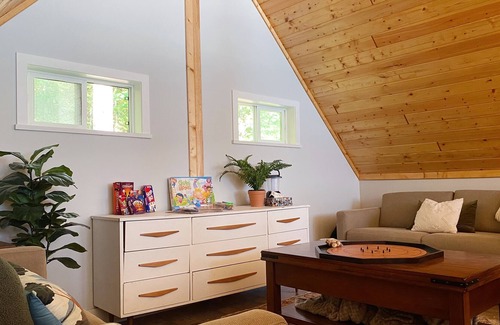 Harrison Hot Springs Cabin | Serene Lakeside Cabin: 2BR + Loft on Harrison