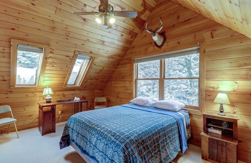 Eastern Vermont Cabin | Serene luxury cabin with WiFi, private hot tub, wood stove & deck