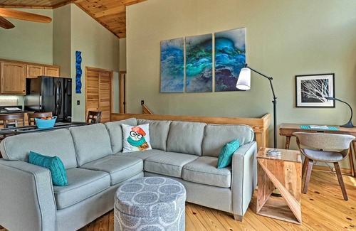 Maggie Valley House | Serene 'Mountain Mist' Retreat w/ Deck & Hot Tub!