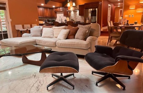 Arlington Heights House | Serene Oasis:Swim Spa, Sauna,fireplace,private,10 min to Downtown,Pet-Friendly!
