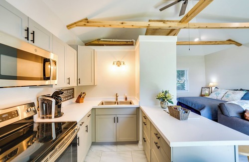 St. Clair Apartment | Serene Riverfront St. Clair Studio: Walk to Dtwn!