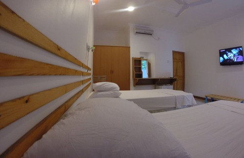 Thoddoo House | Serene Sky Guest House
