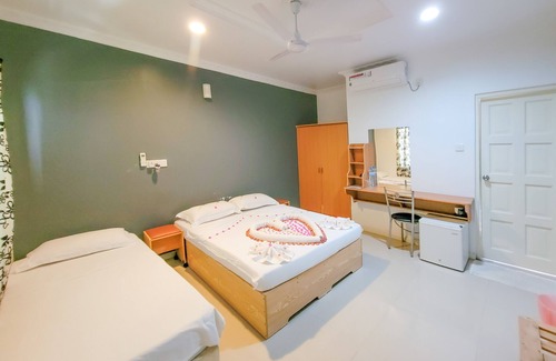 Thoddoo House | Serene Sky Guest House