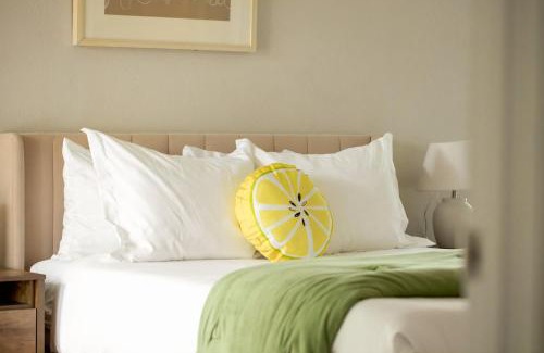 South Congress Apartment | Serene SoCo Escape, Walk to Cafes and Free Parking