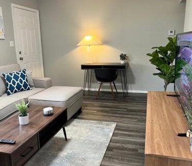 Dayton House | Serene Suburban Retreat - Close to UD, WSU & WPAFB