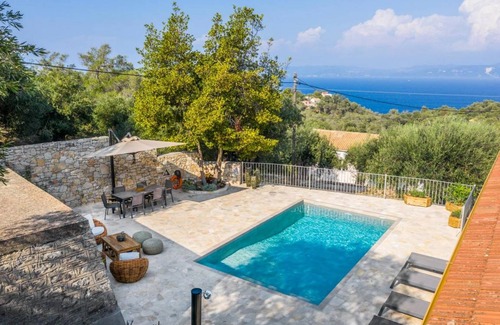 Rantatika Villa | Serenity - Beautiful Newly Renovated Villa Close to Lakka