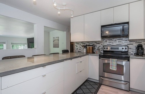 South Bruce Peninsula Cottage | Serenity & Fun at Mallory: Arcade, Views & More!