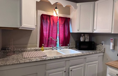 Knoxville Cottage | Serenity Cottage: Near Downtown Knoxville & UT