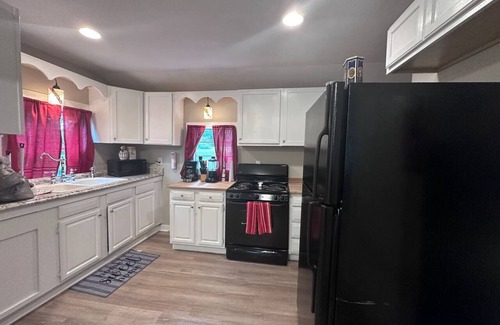 Knoxville Cottage | Serenity Cottage: Near Downtown Knoxville & UT