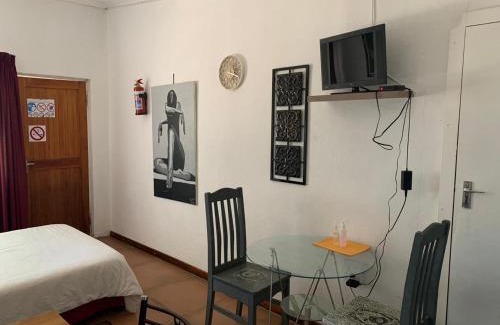 Moqhaka House | Serenity Guesthouse