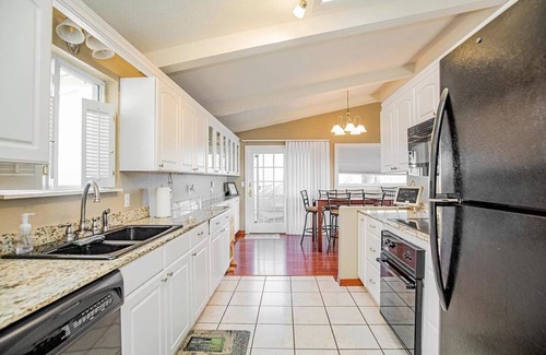 Beaver Shores House | Serenity on Beaver Lake House