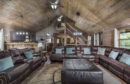 New Plymouth House | Serenity Ridge 6 Br Sleeps 16 Pool Hot Tub