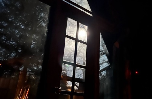 Merritt Cabin | SERENITYS NEST , WATERFRONT, GLOW IN DARK FLOORS, HOT SOAKING TUB