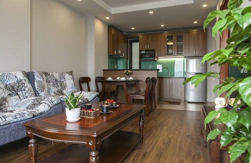 Yen Phu Apartment | Service Apartment/w balcony near West Lake/w quiet location