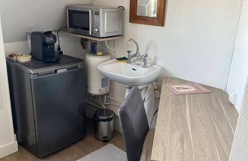 Neuilly-sur-Seine Condo | Service room