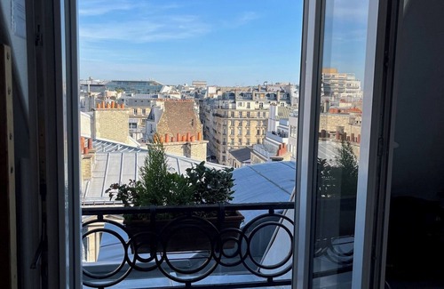 Neuilly-sur-Seine Condo | Service room