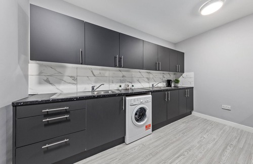 London Borough of Hounslow Apartment | Serviced Ensuite Room Feltham Heathrow London Tw13