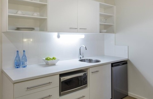 Beresford Apartment | Serviced & Furnished Extended stay luxury accommodation