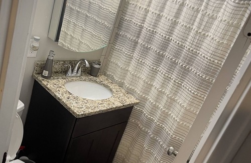 West Side Apartment | Serviced one bedroom apartment with fireplace