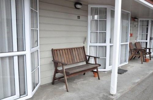 Petone Hotel | Settlers Motor Lodge