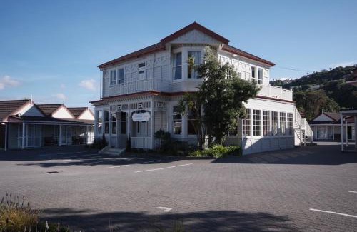 Petone Hotel | Settlers Motor Lodge