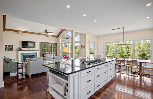 Meredith House | Seven Gables Farm! Gorgeous home near Lake Waukewan!