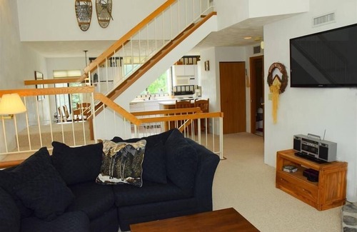 Seven Springs Condo | Seven Springs 2 BR Deluxe Condo, Mountain Views! by RedAwning - Save 10% on 3 Nights, 15% on 5 Nights!