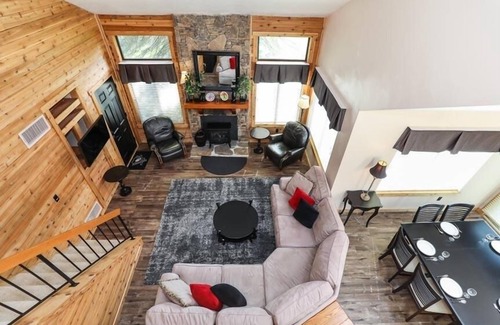 Seven Springs Condo | Seven Springs 2 BR Premium Condo, Walk to Slopes by RedAwning - Save 10% on 3 Nights, 15% on 5 Nights!