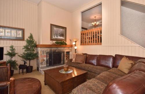 Seven Springs Apartment | Seven Springs 3 Bedroom Standard Townhouse, Sleeps 11! condo