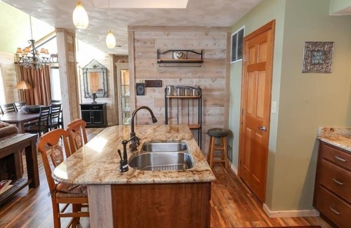 Seven Springs Condo | Seven Springs Sunridge 3 Bedrooms Premium Condo, Private Hot Tub! by RedAwning - Save 10% on 3 Nights, 15% on 5 Nights!