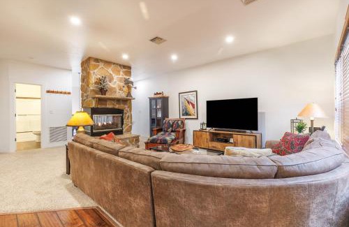 Seven Springs Apartment | Seven Springs Woodridge 4 Bedroom Premium Condo, Deck with Mountain Views condo