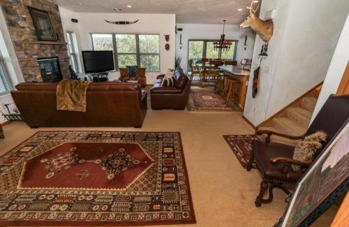 Seven Springs Apartment | Seven Springs Woodridge 4 Bedroom Premium Condo, Mountain Views and Sleeps 10! condo