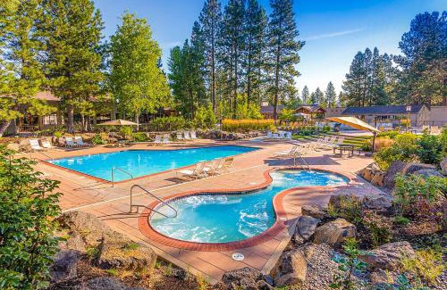 Bend Hotel | Seventh Mountain Resort Unit 1913