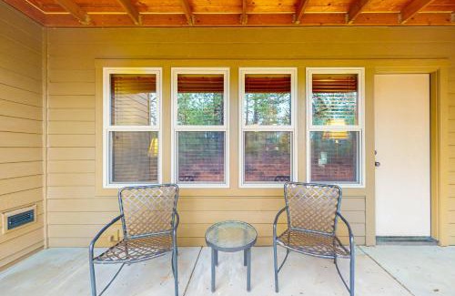 Bend Hotel | Seventh Mountain Resort Unit 1913