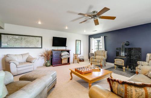 Sevierville House | Sevierville Home with Mountain and Countryside Views